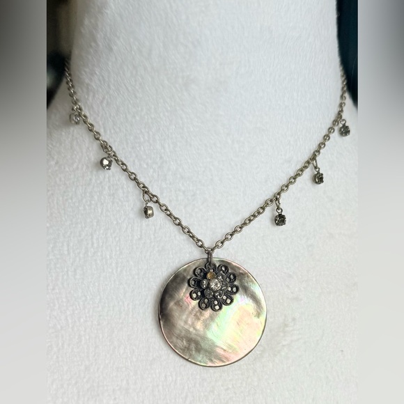 🐚 Cookie Lee Iridescent Genuine Shell and Crystal Pendant Necklace - Picture 1 of 10